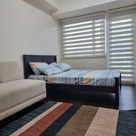 Good Value Makati Studio Unit - Pool View With Balcony